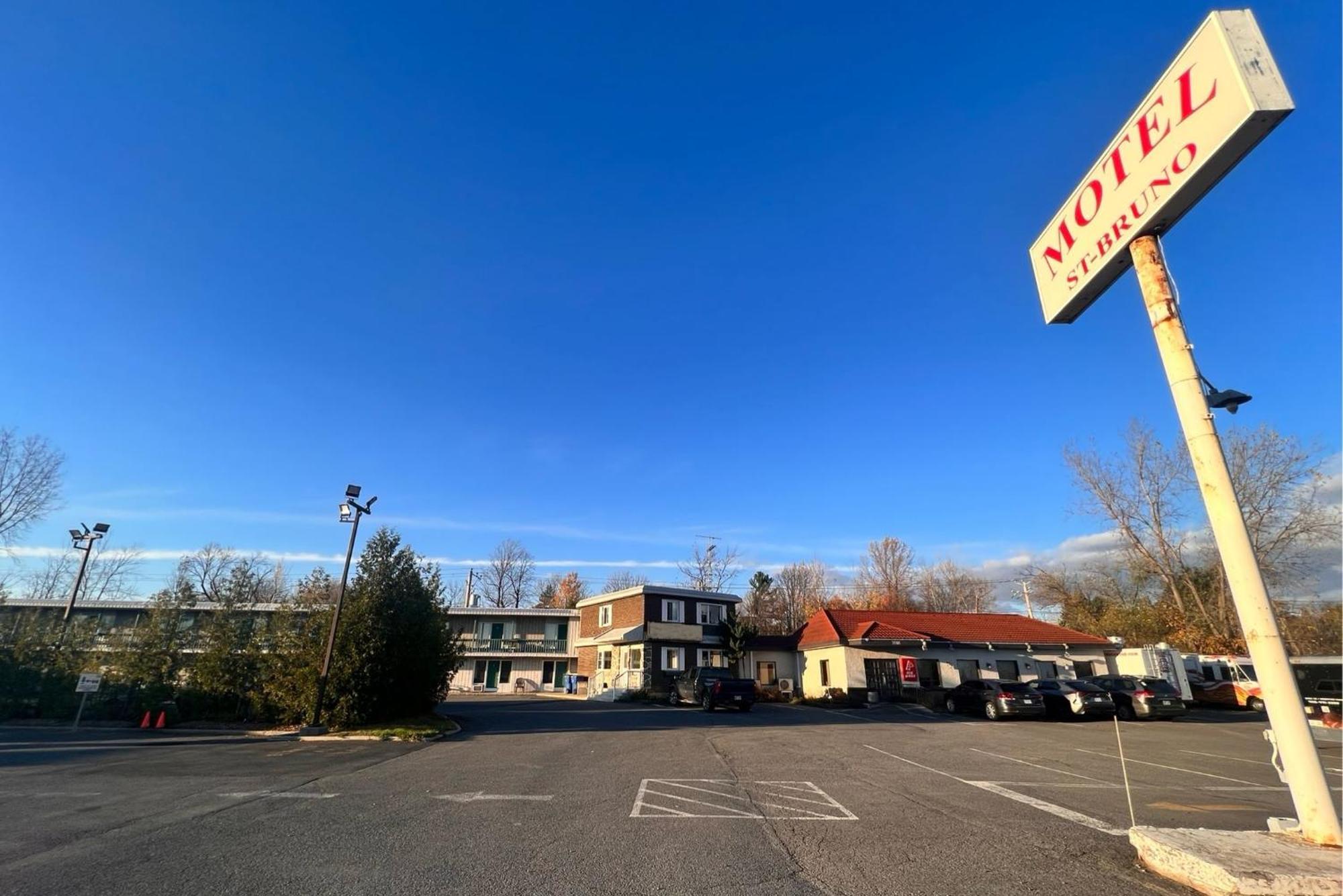 Motel Saint Bruno Екстериор снимка